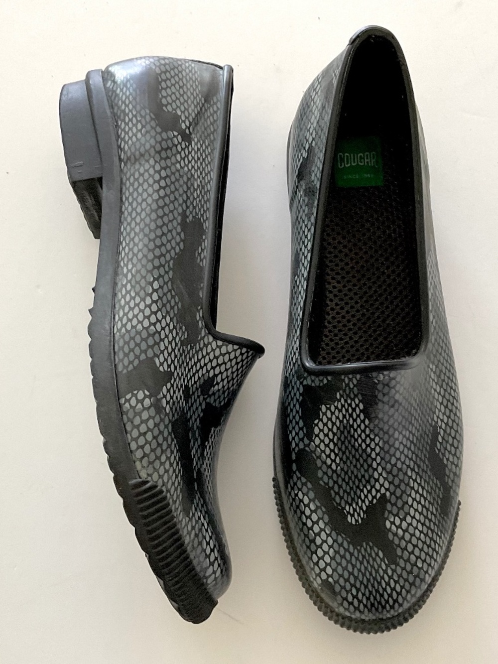 COUGAR Rain /Gardening Waterproof Loafers Grey Snake Print Size 9